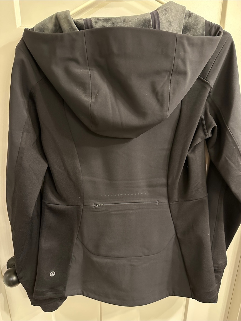 Lululemon jacket - Picture 4 of 7